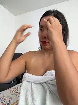Snapshot of emely_sexx20 chatting on 06/10/26, 07:02 emely sexx20 online show from 06/10/26, 07:02