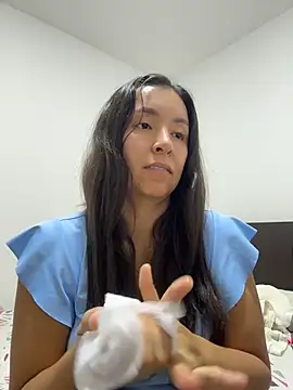 Snapshot of emely_sexx20 chatting on 06/11/26, 02:11 emely sexx20 online show from 06/11/26, 02:11