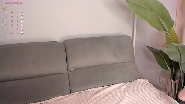 Snapshot of helen_ramsay chatting on 10/17/25, 03:14 helen ramsay online show from 10/17/25, 03:14