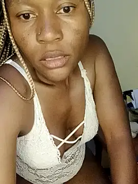 Snapshot of Mayah19 chatting on 02/25/25, 05:04 Mayah19 online show from 02/25/25, 05:04