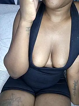 Snapshot of Mayah19 chatting on 09/30/25, 07:52 Mayah19 online show from 09/30/25, 07:52