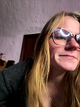 selenaluvv online show from 12/14/25, 04:23