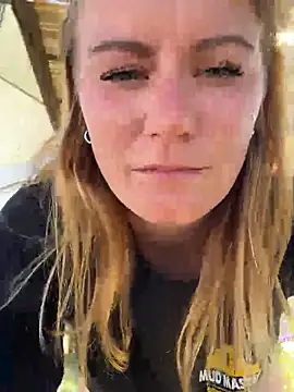 selenaluvv online show from 04/19/26, 03:55