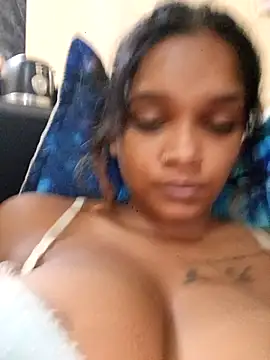 Indianqueen03 online show from 02/02/26, 07:12