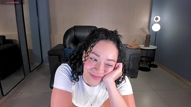 AlessaRomero online show from 02/03/26, 08:03