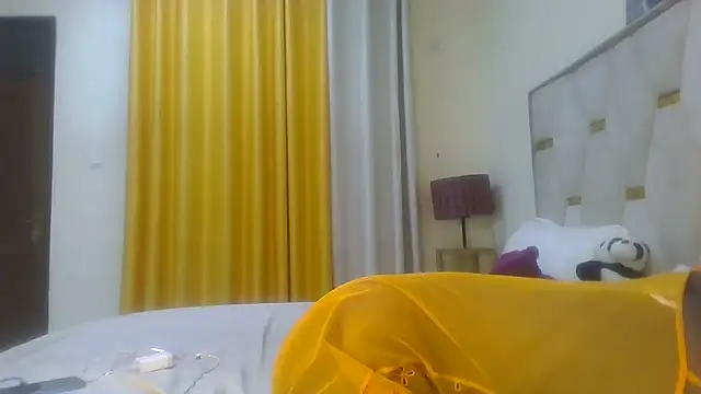 Snapshot of Fine_assie chatting on 02/17/25, 01:36 Fine assie online show from 02/17/25, 01:36