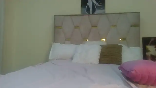 Snapshot of Fine_assie chatting on 02/23/25, 11:58 Fine assie online show from 02/23/25, 11:58