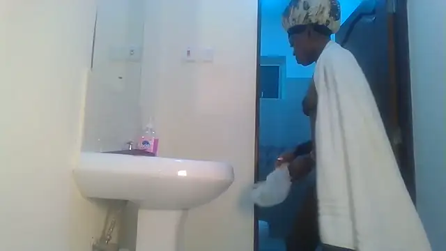 Snapshot of Fine_assie chatting on 03/07/25, 07:05 Fine assie online show from 03/07/25, 07:05