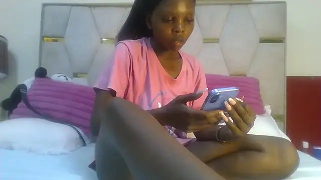 Snapshot of Fine_assie chatting on 03/13/25, 07:06 Fine assie online show from 03/13/25, 07:06