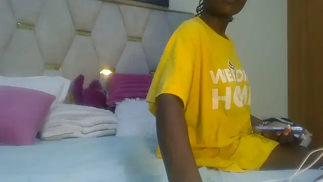 Snapshot of Fine_assie chatting on 03/17/25, 01:03 Fine assie online show from 03/17/25, 01:03