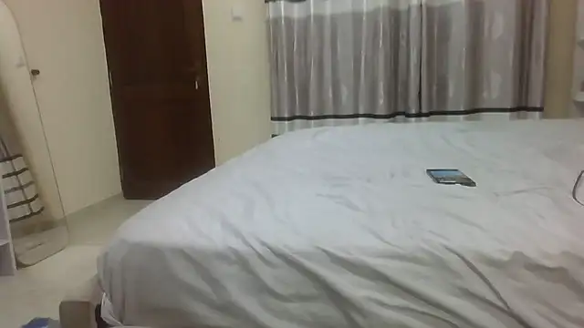 Snapshot of Fine_assie chatting on 11/10/25, 04:28 Fine assie online show from 11/10/25, 04:28