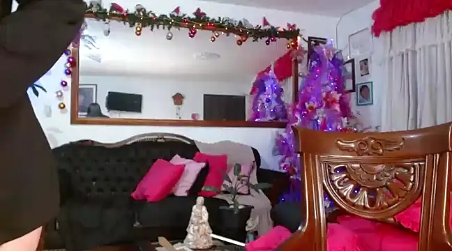 Snapshot of _diana_cute chatting on 12/17/24, 12:01 diana cute online show from 12/17/24, 12:01