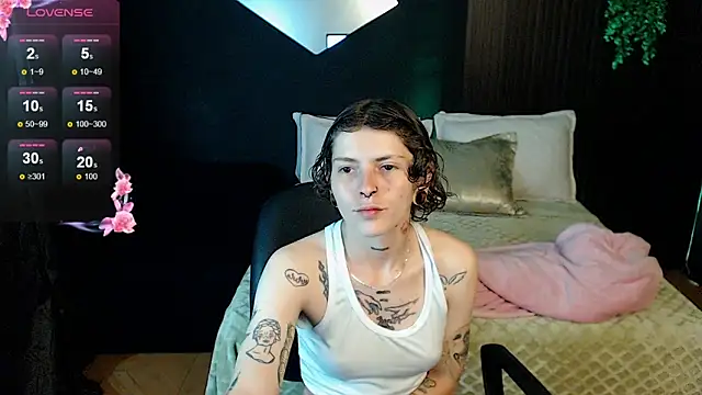 pretty cristal69 online show from 02/05/26, 11:59