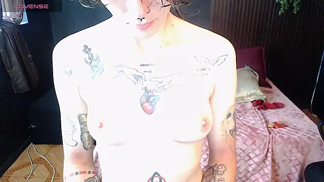 pretty cristal69 online show from 03/03/26, 01:50