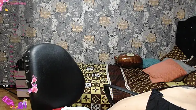 pretty cristal69 online show from 04/28/26, 01:37