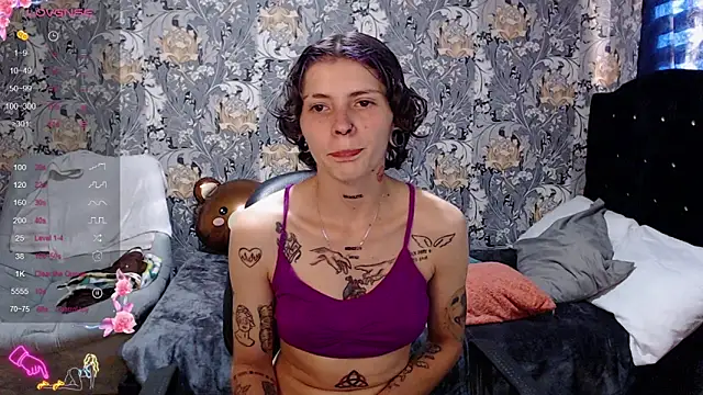 pretty cristal69 online show from 05/04/26, 09:33