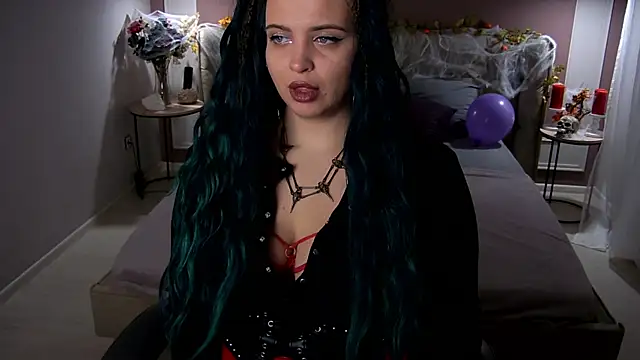 Miss Maya Mils online show from 10/28/25, 01:09