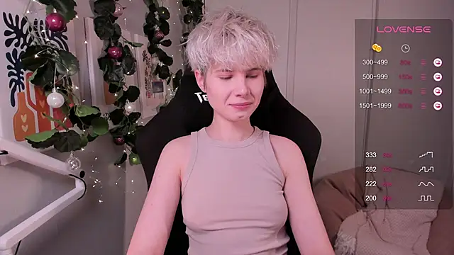 Snapshot of enigma_mia chatting on 12/05/24, 05:50 enigma mia online show from 12/05/24, 05:50