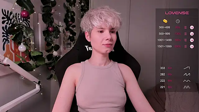 Snapshot of enigma_mia chatting on 12/06/24, 05:11 enigma mia online show from 12/06/24, 05:11