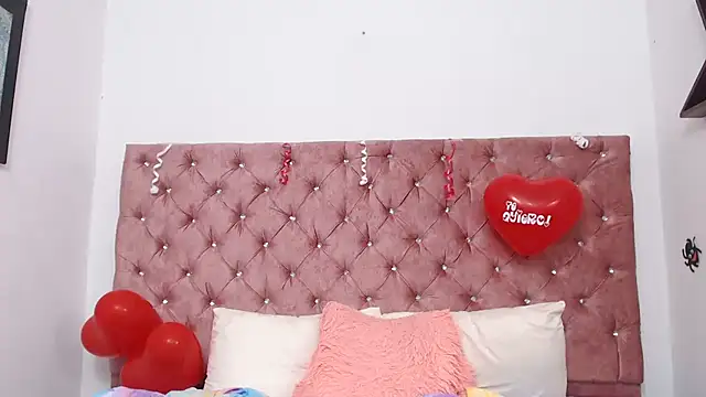 SsofiCollins online show from 02/13/25, 11:17