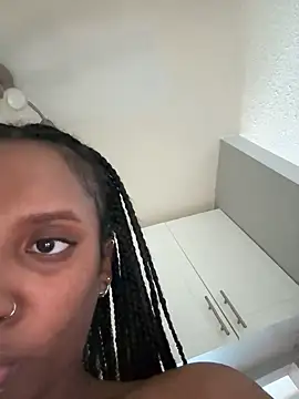 Your Paris online show from 02/19/25, 12:03