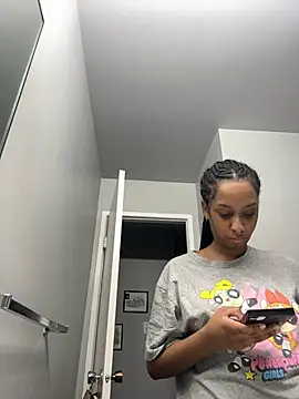 Your Paris online show from 02/26/25, 02:36