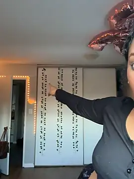 Your Paris online show from 03/11/25, 12:00