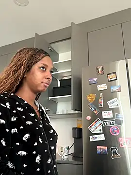 Your Paris online show from 09/18/25, 03:14