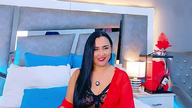 Evangeline Taylorr online show from 10/18/25, 07:36