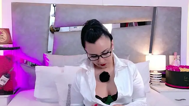 Evangeline Taylorr online show from 04/09/26, 01:49