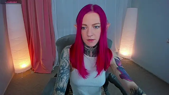 Roxy      online show from 02/21/25, 08:27