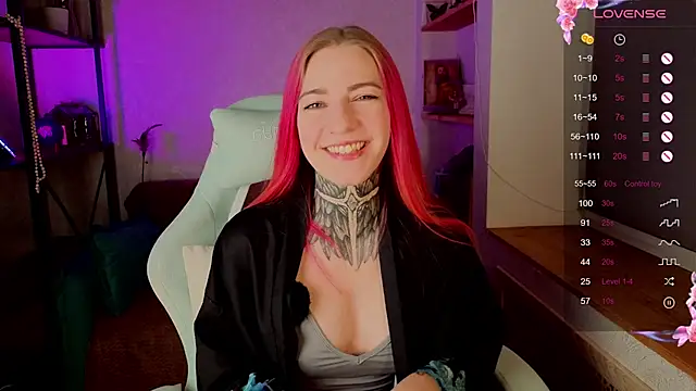 Roxy      online show from 11/25/25, 06:13