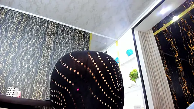 MissEscarleth online show from 01/29/25, 08:40