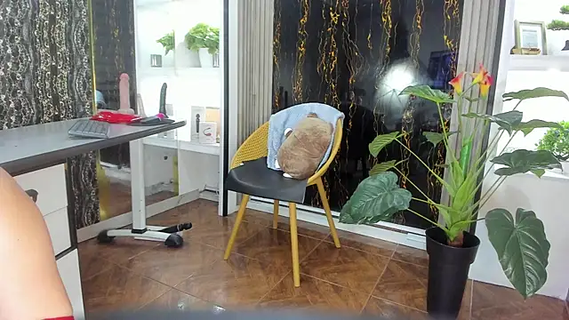 MissEscarleth online show from 02/25/25, 02:47