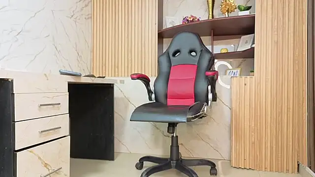 MissEscarleth online show from 02/20/26, 02:19