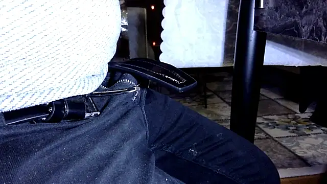 Snapshot of by-panic chatting on 01/19/25, 09:23 by-panic online show from 01/19/25, 09:23