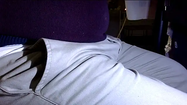 Snapshot of by-panic chatting on 11/17/25, 11:21 by-panic online show from 11/17/25, 11:21