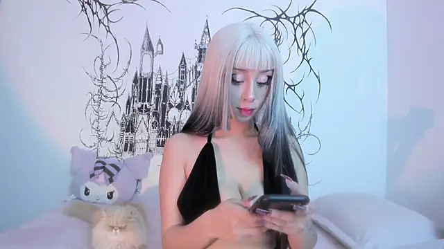 Snapshot of annie_gh chatting on 12/14/24, 06:02 annie gh online show from 12/14/24, 06:02