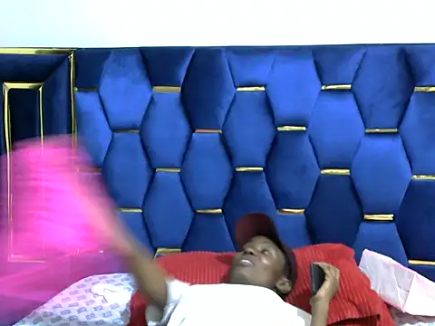 Snapshot of Kababy_love chatting on 03/21/25, 05:02 Kababy love online show from 03/21/25, 05:02