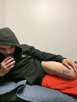 JustTylerr online show from 06/04/26, 05:46