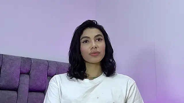 IsabelleFoxx  online show from 12/06/24, 11:00