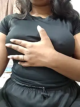 Snapshot of MohiniHott chatting on 06/15/26, 04:47 MohiniHott online show from 06/15/26, 04:47