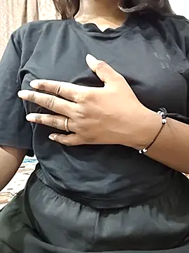 Snapshot of MohiniHott chatting on 07/19/26, 05:33 MohiniHott online show from 07/19/26, 05:33