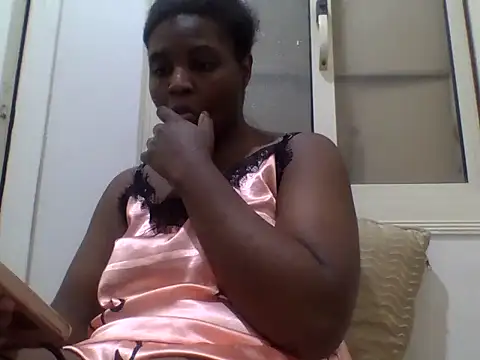 queenzuena online show from 05/08/26, 09:53