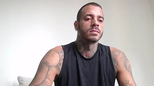 mulatos16 online show from 12/16/24, 02:49