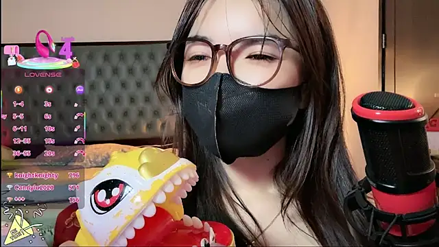 Snapshot of Berrysweet_68 chatting on 10/10/25, 06:40 Berrysweet 68 online show from 10/10/25, 06:40