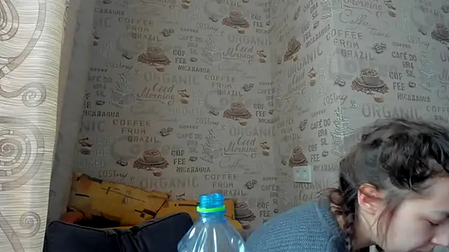 Snapshot of Adela_Vetta chatting on 02/20/25, 12:47 Adela Vetta online show from 02/20/25, 12:47