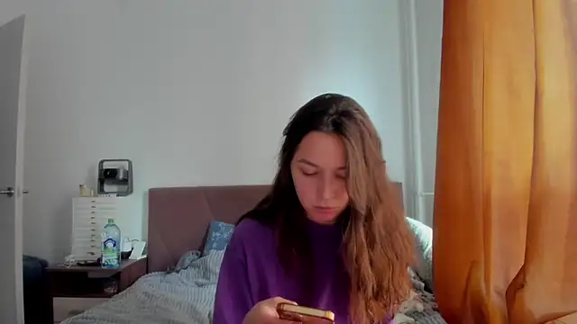 Snapshot of Adela_Vetta chatting on 10/15/25, 11:10 Adela Vetta online show from 10/15/25, 11:10