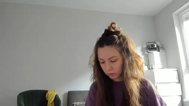 Adela Vetta online show from 04/18/26, 08:40