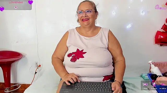 Snapshot of BBW_salome chatting on 06/16/26, 07:49 BBW salome online show from 06/16/26, 07:49